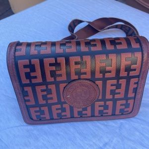 Classic fashion handbags